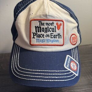 AUTHENTIC Walt Disney World trucker baseball cap